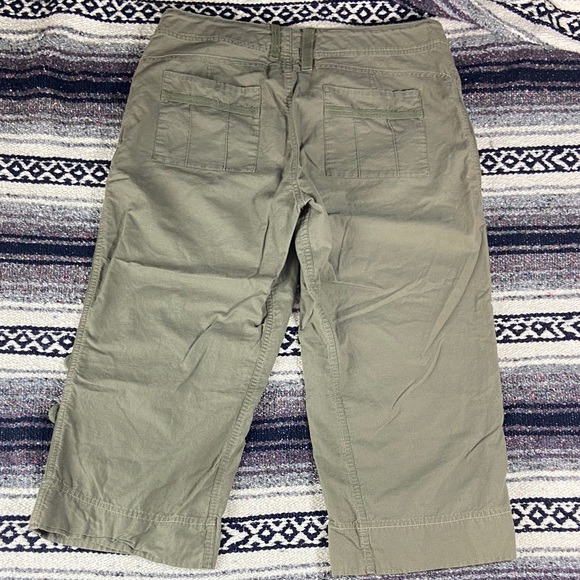 Mountain Hardware Green Organic Cotton Cropped convertible Pants Hiking shorts - Picture 9 of 10